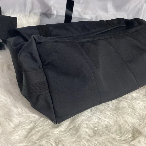 GUCCI Black Nylon Unisex Silver Metal Buckle Shoulder Messenger Bag 122375 - Picture 5 of 14